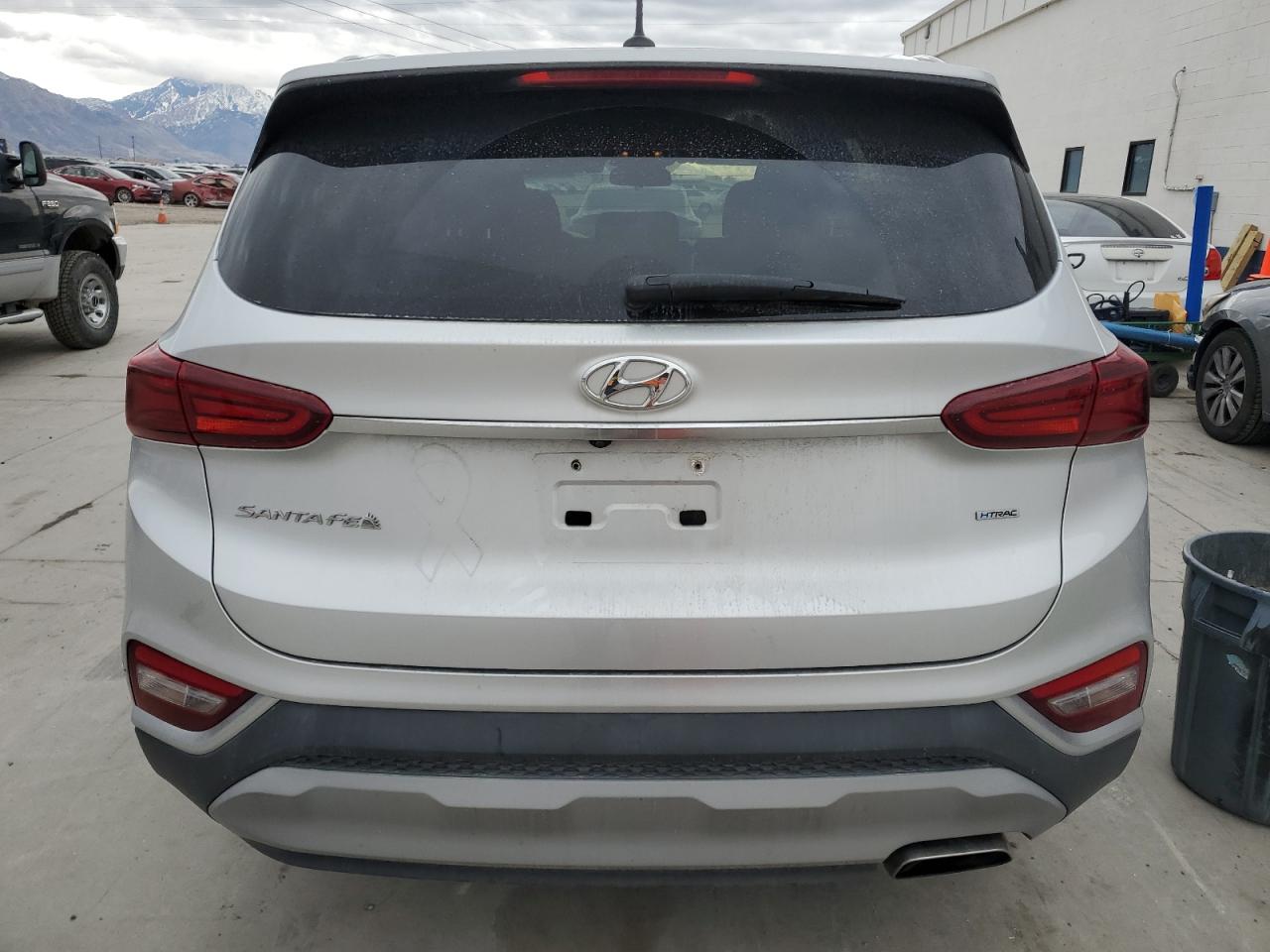 2020 Hyundai Santa Fe VIN 5NMS2CAD1LH164917 Copart auction photo, front end damage thumbnail 6
