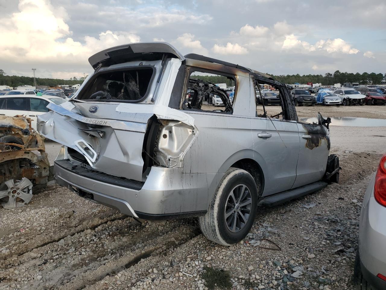 2018 Ford Expedition VIN 1FMJU1HT5JEA36912 Copart auction photo, burn / missing/altered vin damage thumbnail 3