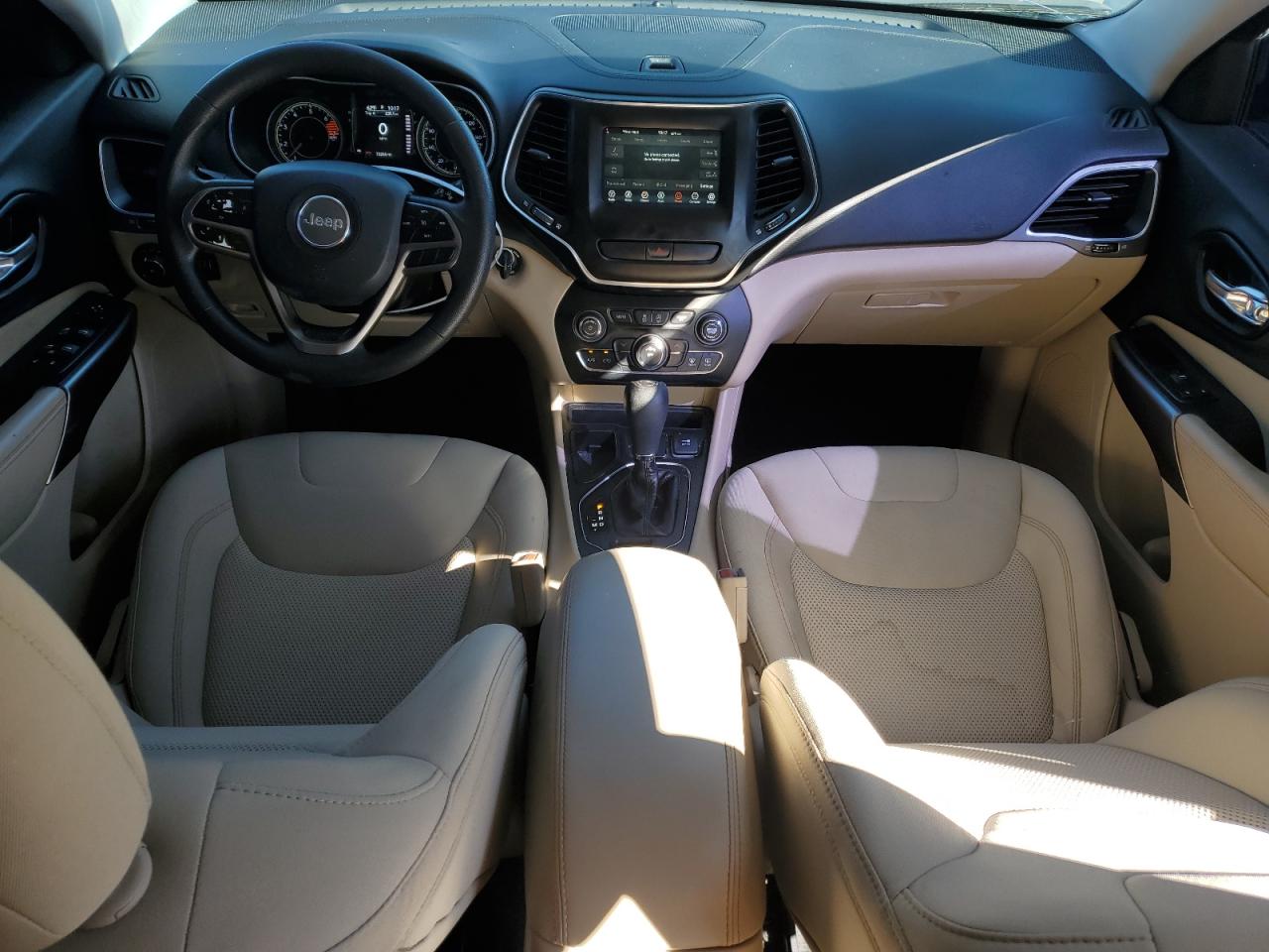 2019 Jeep Cherokee VIN 1C4PJLCB1KD416578 Copart auction photo, front end / side damage thumbnail 8