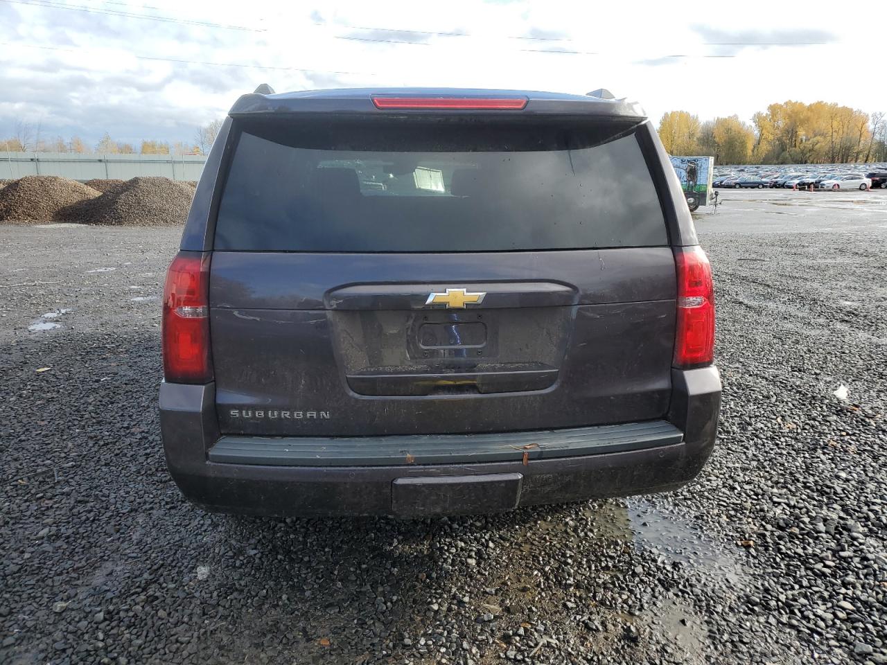 2016 Chevrolet Suburban VIN 1GNSKHKC9GR268521 Copart auction photo, front end / side damage thumbnail 6