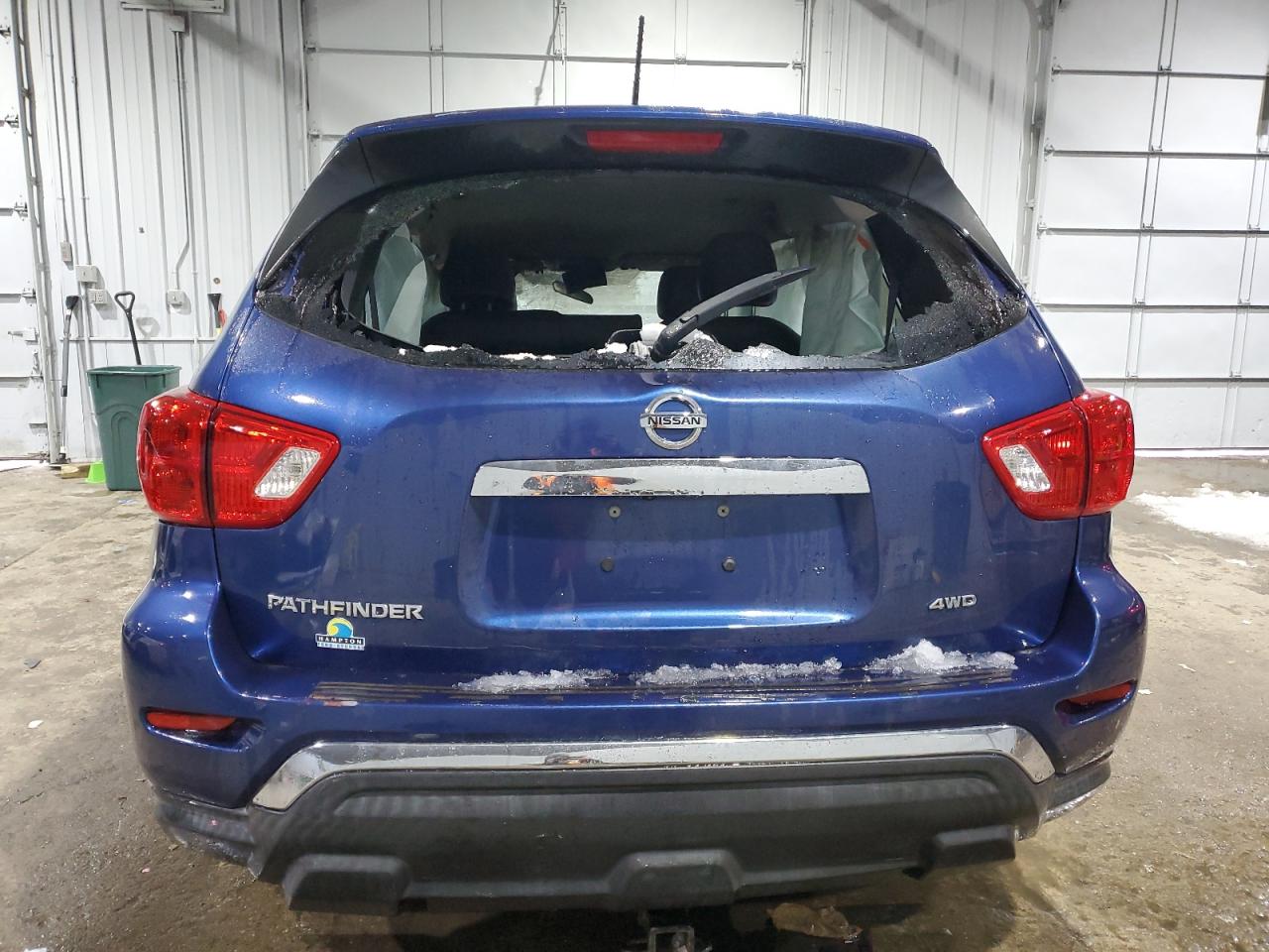 2017 Nissan Pathfinder VIN 5N1DR2MM5HC660797 Copart auction photo, side / front end damage thumbnail 6