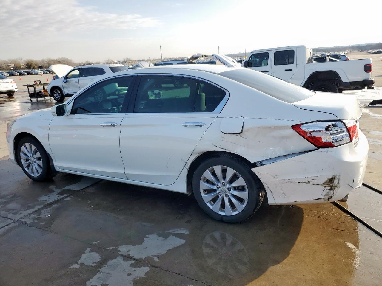 2013 Honda Accord VIN 1HGCR3F81DA035486 Copart auction photo, rear end damage thumbnail 2