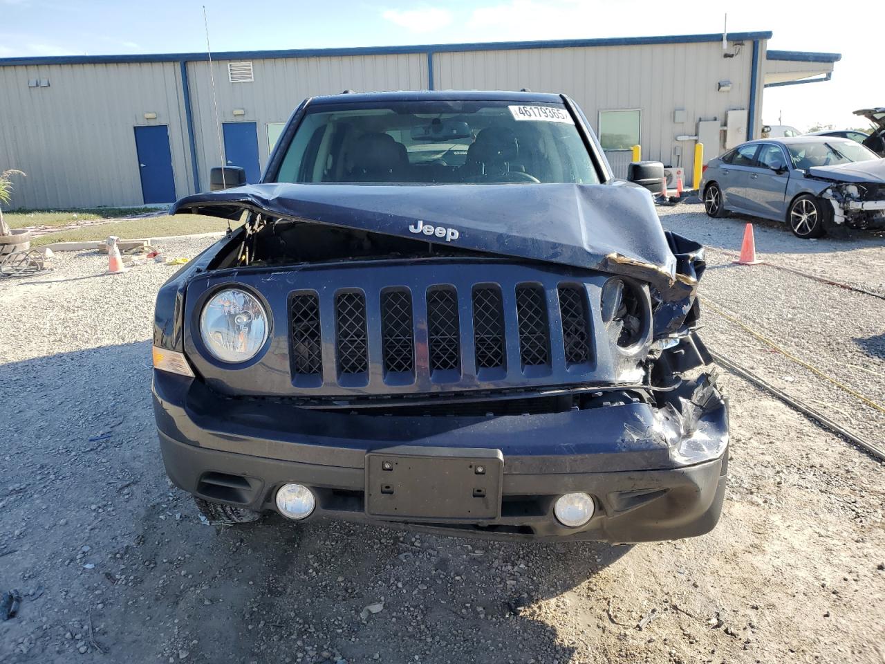 2017 Jeep Liberty (Patriot) VIN 1C4NJRBB8HD138816 Copart auction photo, front end damage thumbnail 5