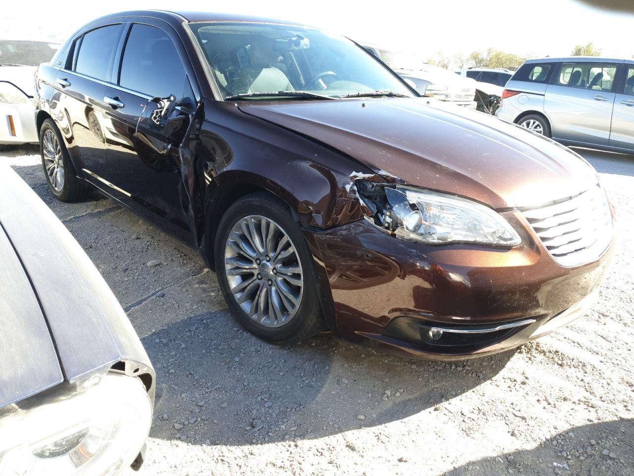 2013 Chrysler 200 VIN 1C3CCBCG6DN578285 Copart auction photo, front end / side damage thumbnail 4