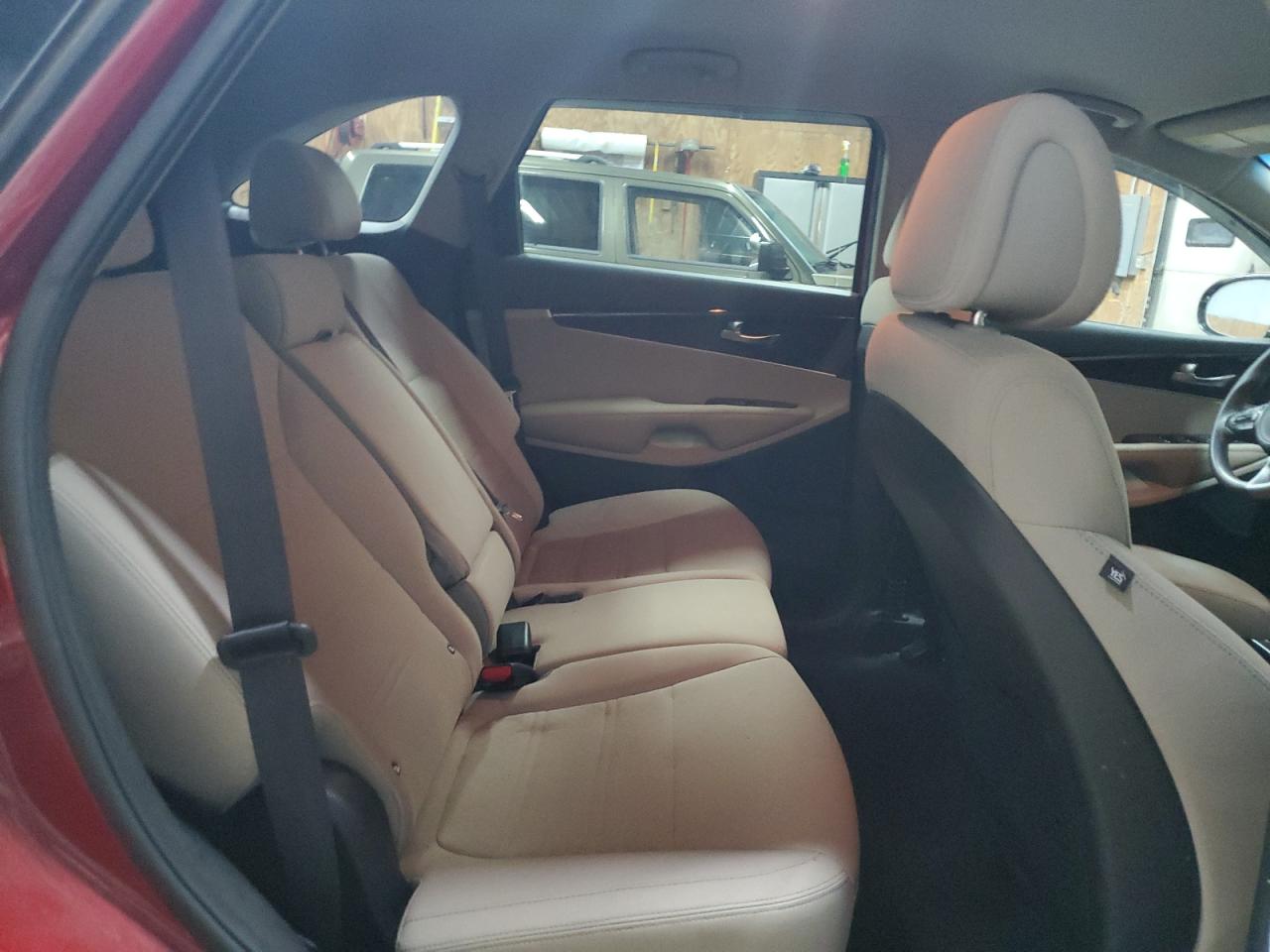 2016 KIA Sorento VIN 5XYPGDA33GG097161 Copart auction photo, minor dent/scratches / mechanical damage thumbnail 11
