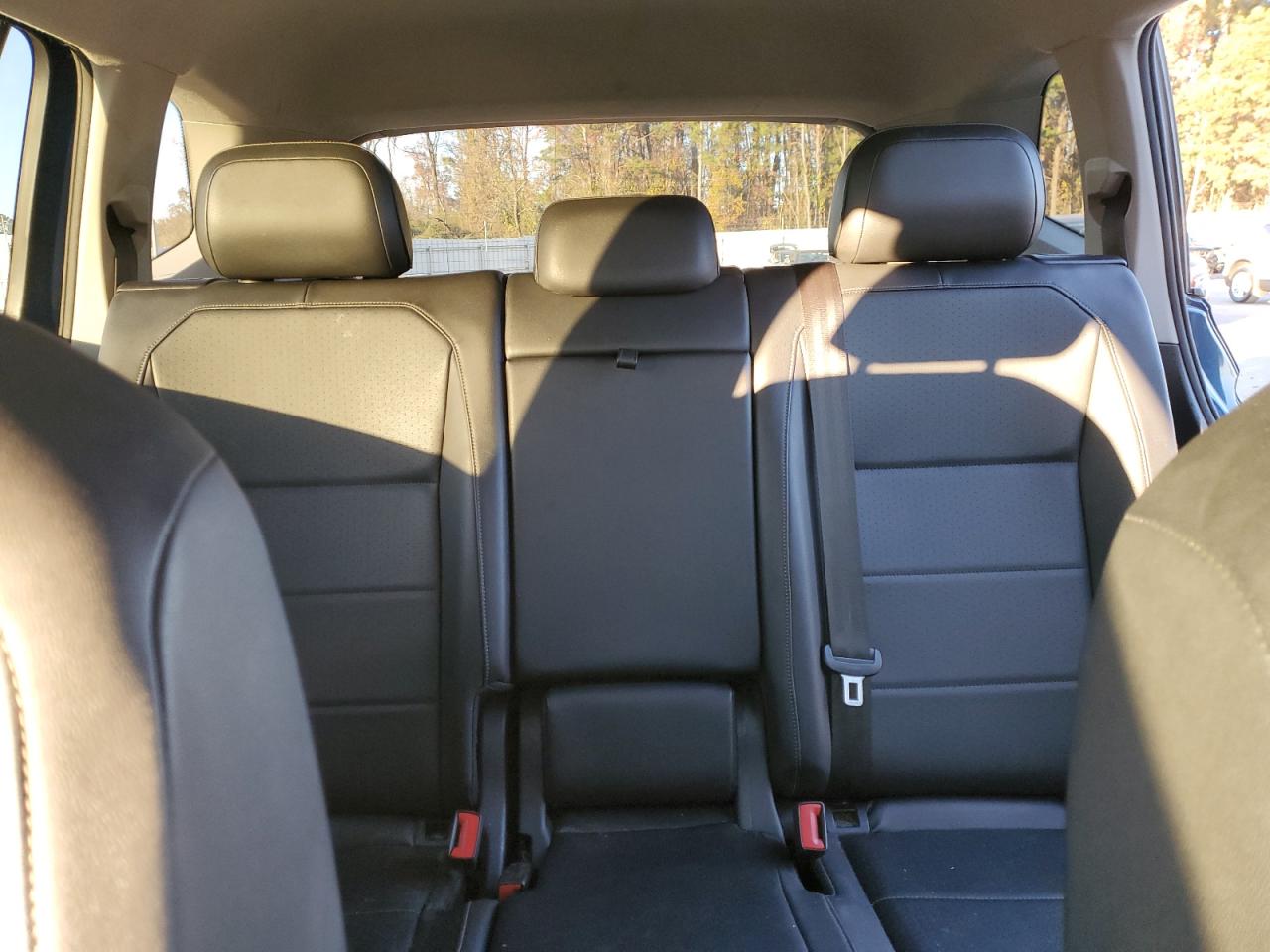 2018 Volkswagen Tiguan VIN 3VV3B7AX6JM209982 Copart auction photo, side damage thumbnail 10