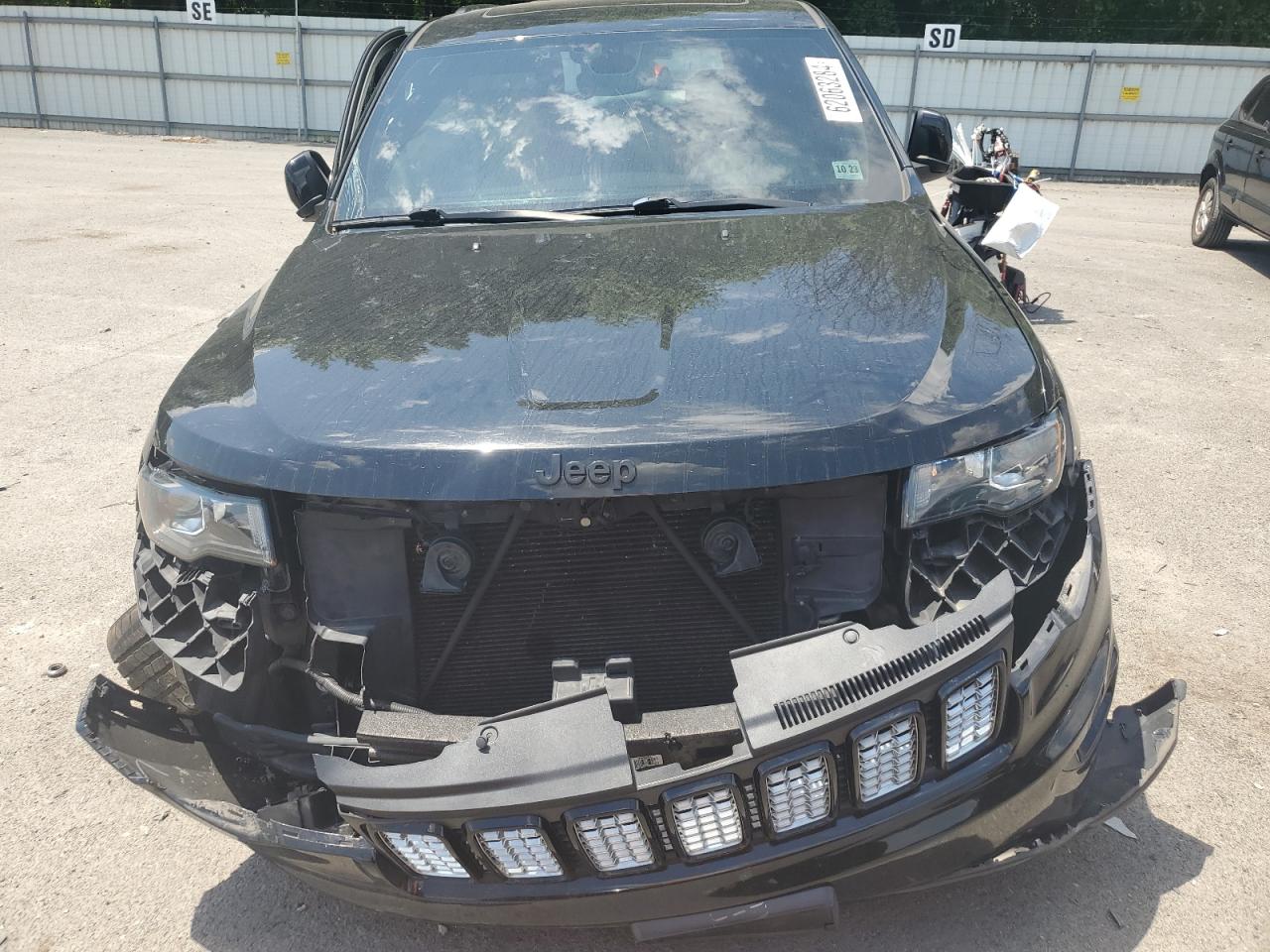 2019 Jeep Grand Cherokee VIN 1C4RJFAG0KC546852 Copart auction photo, all over damage thumbnail 5