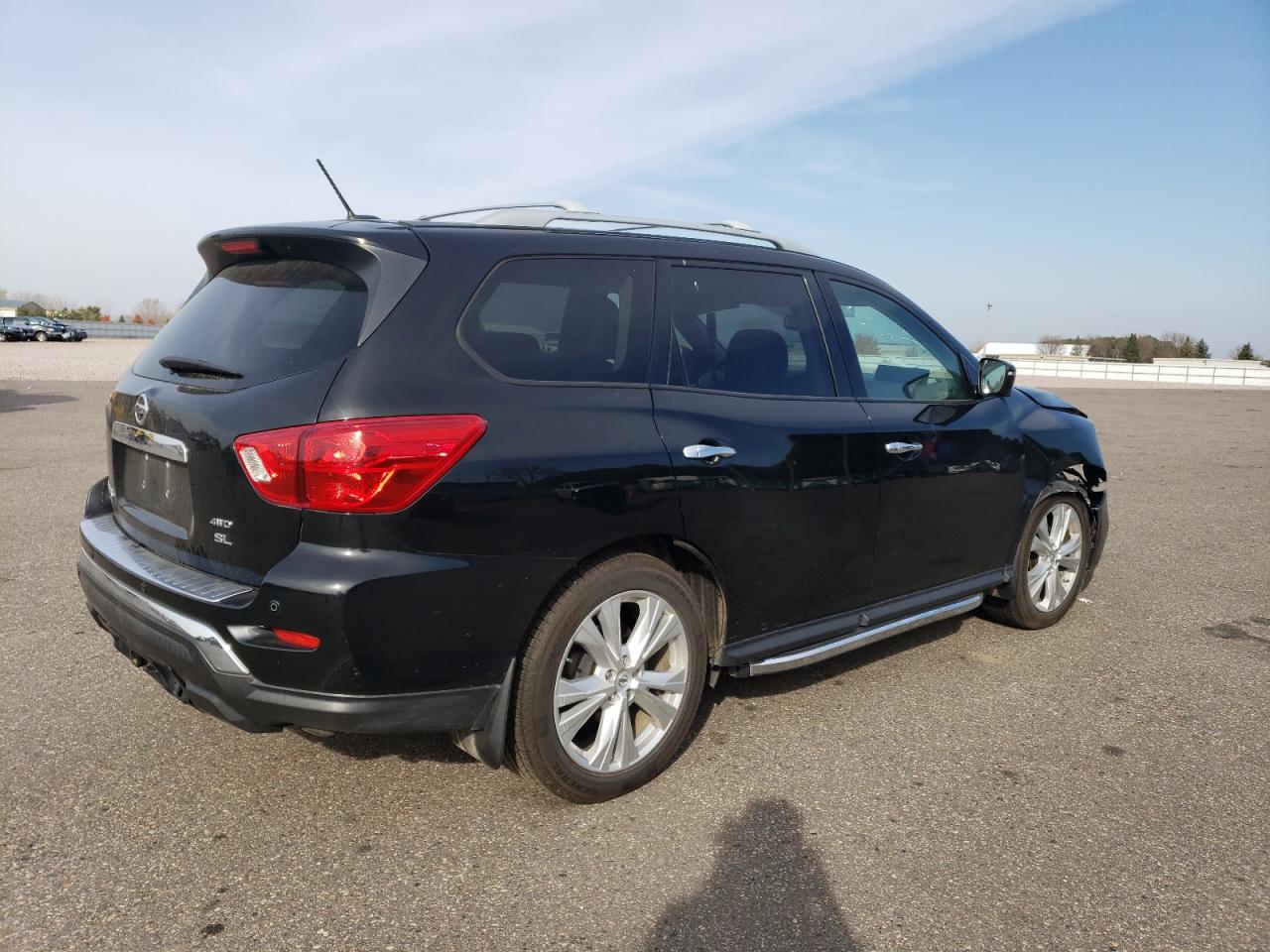 2018 Nissan Pathfinder VIN 5N1DR2MM2JC677496 Copart auction photo, front end damage thumbnail 3