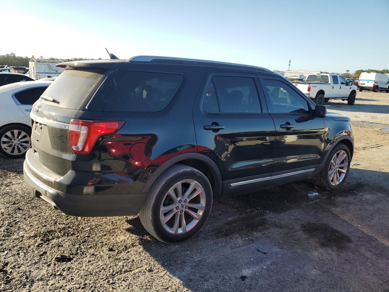 2018 Ford Explorer VIN 1FM5K7D81JGC90858 Copart auction photo, front end damage thumbnail 3