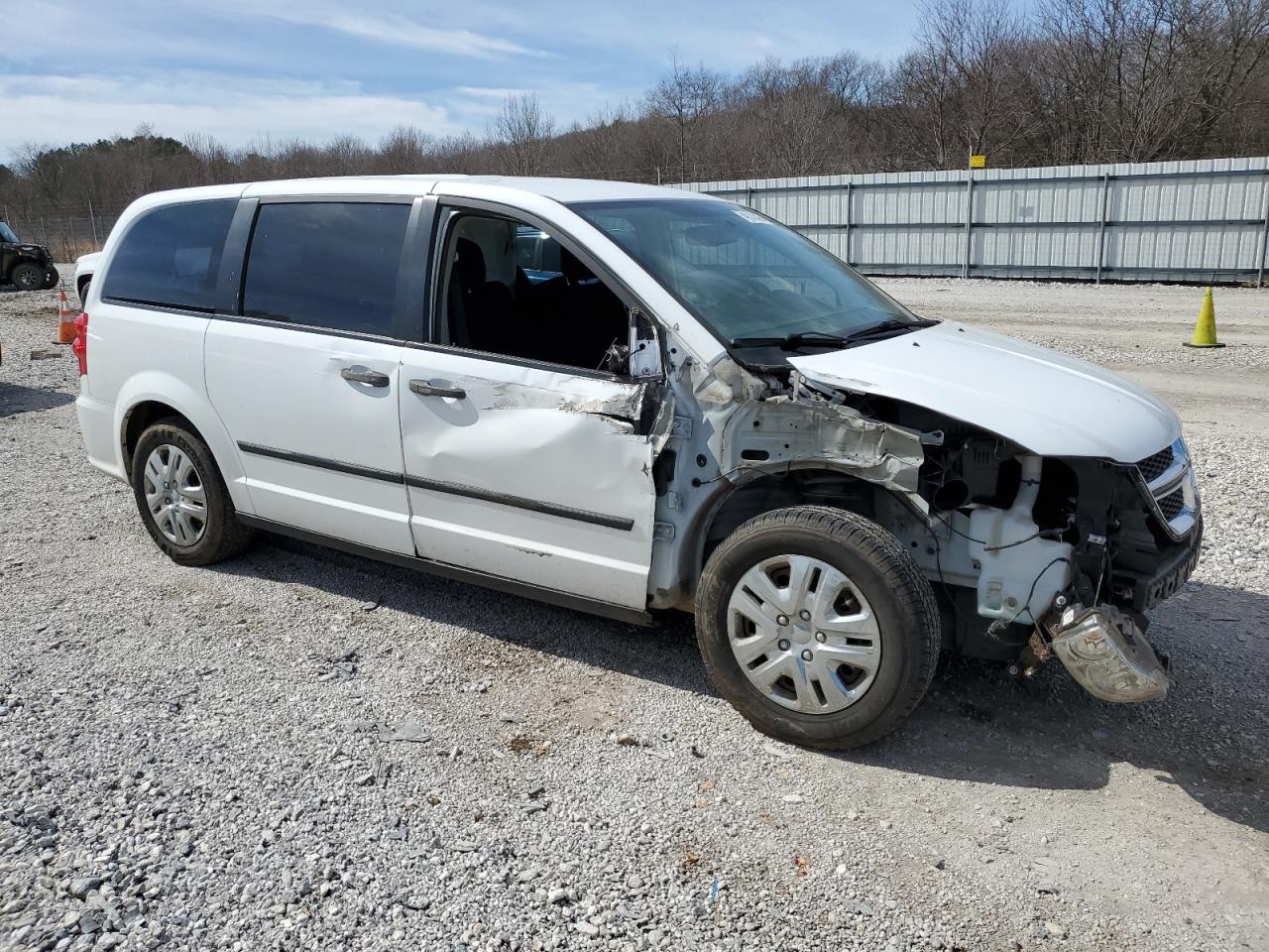 2015 Dodge Caravan VIN 2C4RDGBG0FR607450 Copart auction photo, front end / side damage thumbnail 4