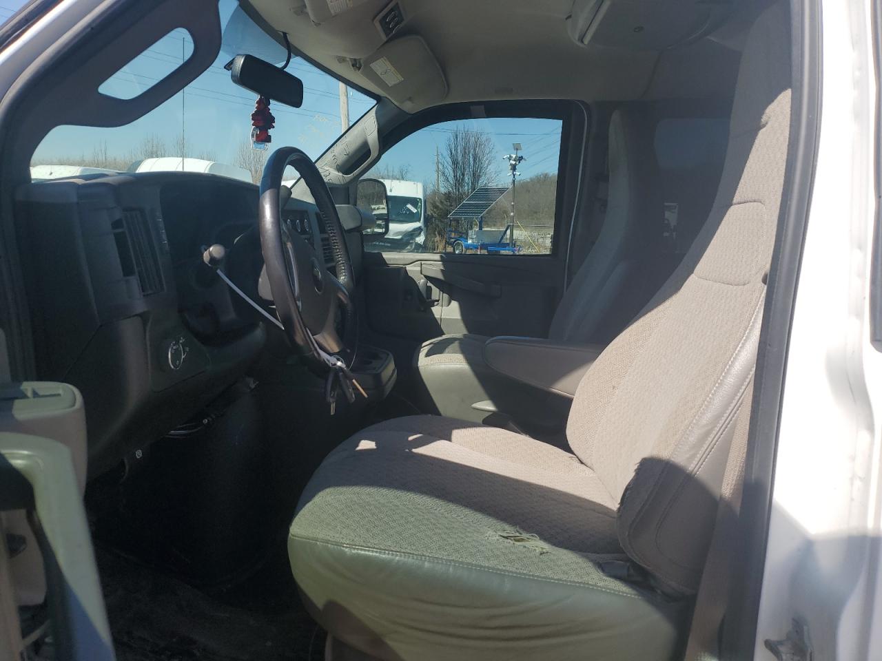 2017 Chevrolet Express VIN 1GAZGPFG4H1349631 Copart auction photo, front end damage thumbnail 7