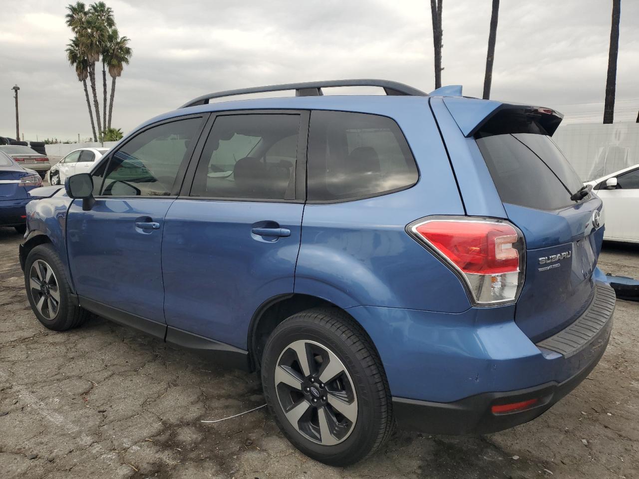 2018 Subaru Forester VIN JF2SJAGC6JH609092 Copart auction photo, front end damage thumbnail 2
