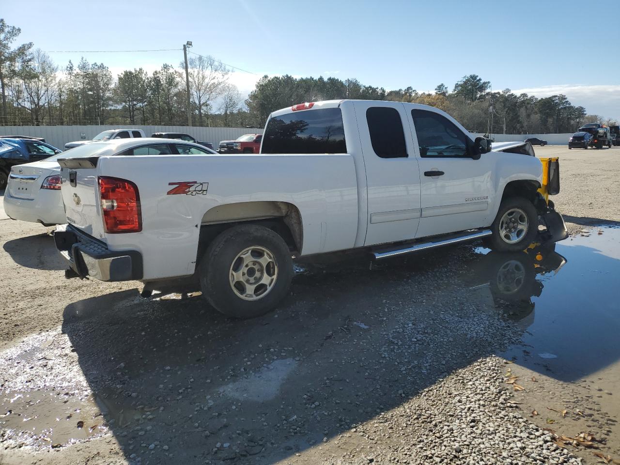 2013 Chevrolet Silverado VIN 1GCRKSE72DZ413476 Copart auction photo, front end damage thumbnail 3