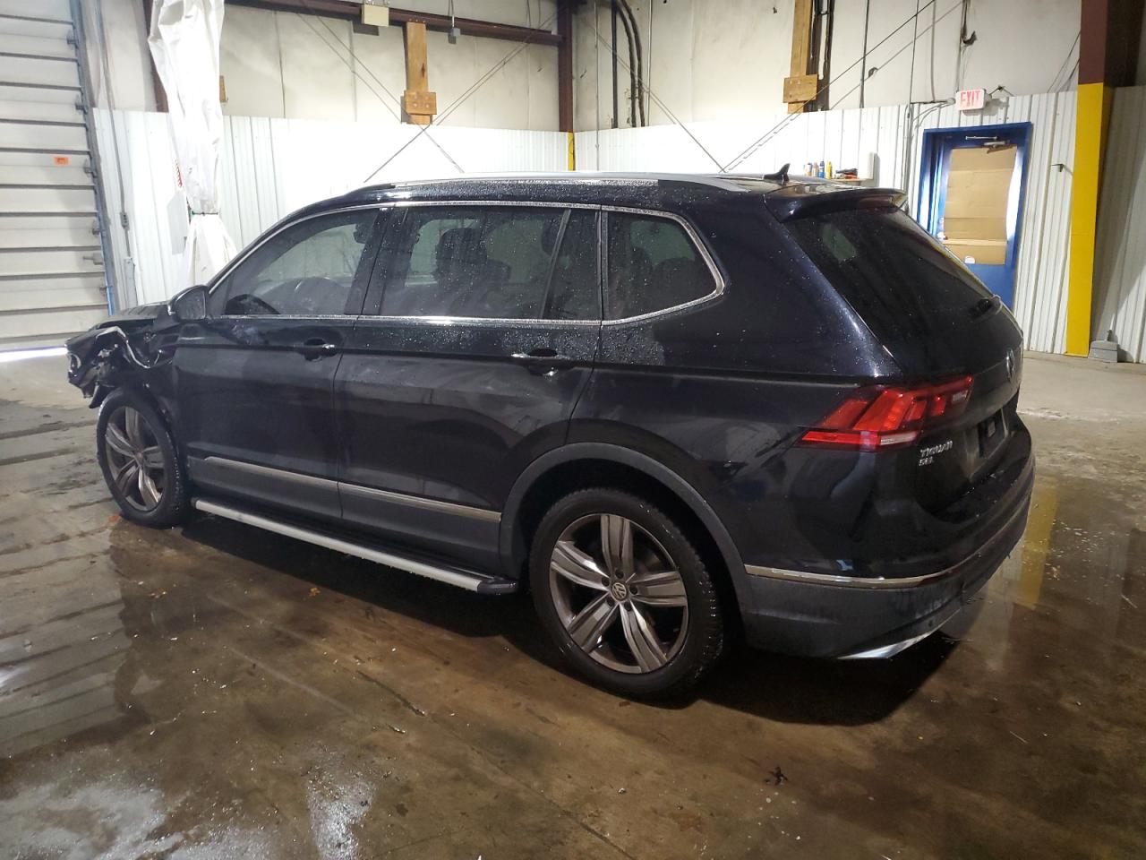 2018 Volkswagen Tiguan VIN 3VV5B7AX7JM003594 Copart auction photo, side / front end damage thumbnail 2