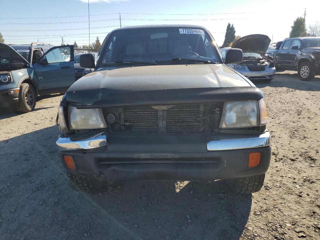 2000 Toyota Tacoma VIN 5TEWN72NXYZ688937 Copart auction photo, front end damage thumbnail 5