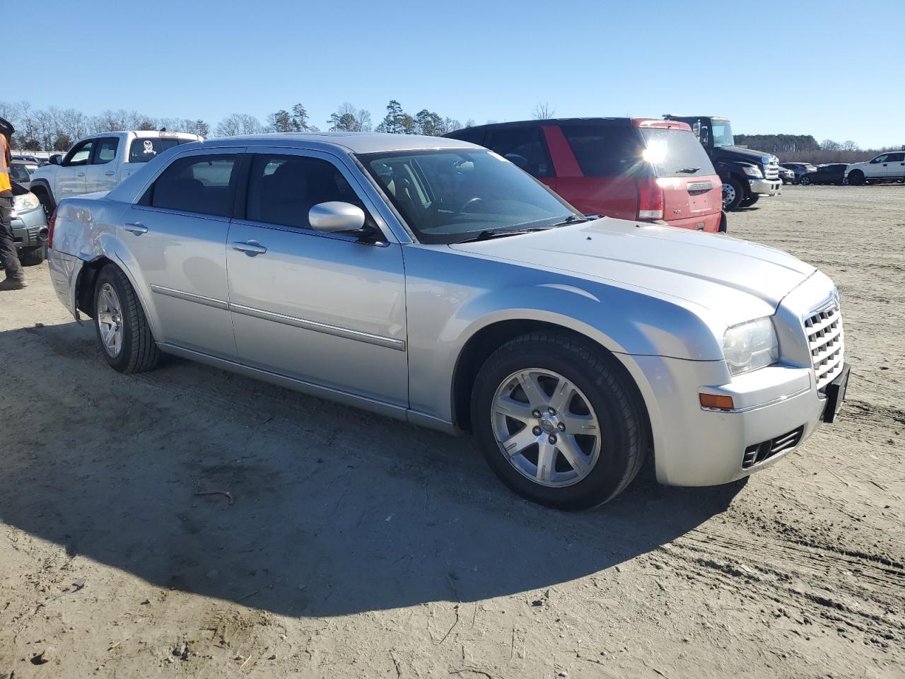 2006 Chrysler 300 VIN 2C3KA53G36H520407 Copart auction photo, rear end damage thumbnail 4