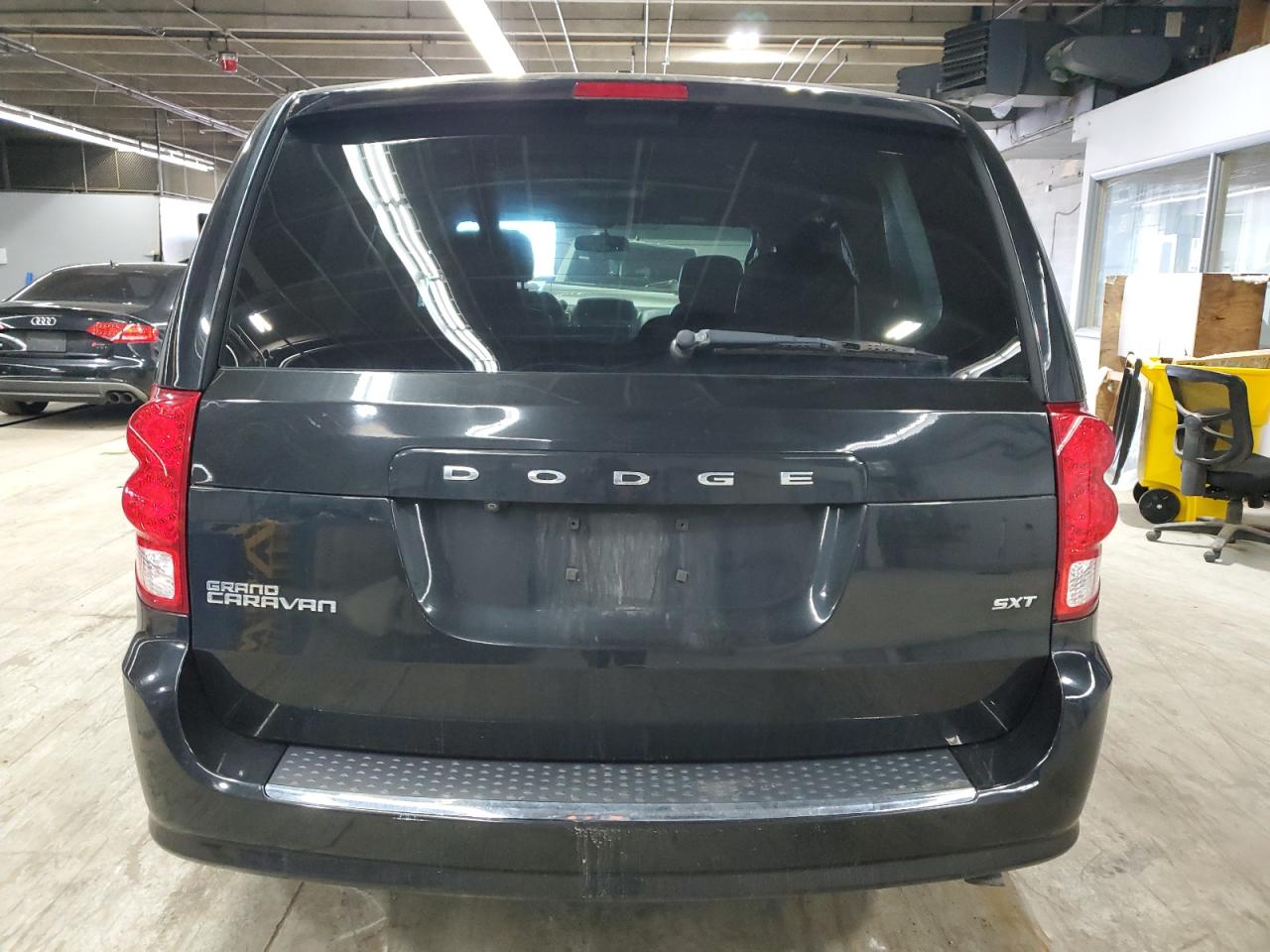 2014 Dodge Caravan VIN 2C4RDGCG5ER298314 Copart auction photo, side / mechanical damage thumbnail 6