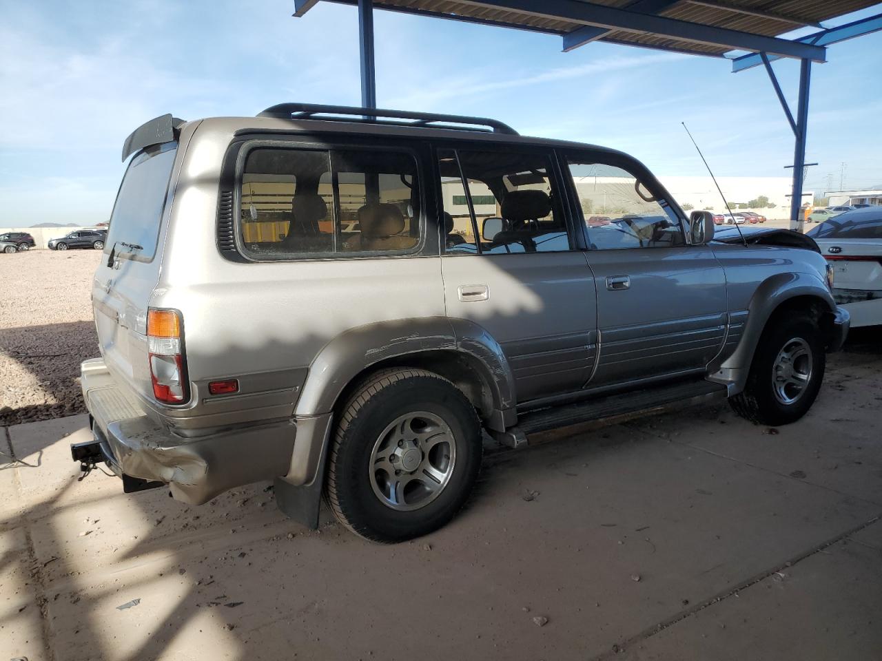1997 Lexus LX VIN JT6HJ88J3V0182934 Copart auction photo, front end damage thumbnail 3