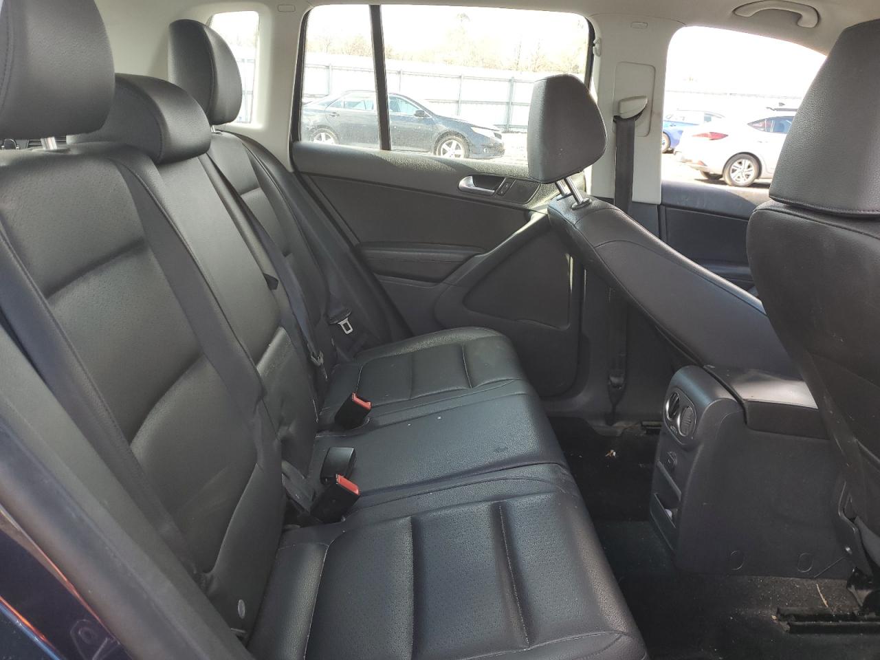 2016 Volkswagen Tiguan VIN WVGAV7AX2GW609183 Copart auction photo, front end damage thumbnail 11