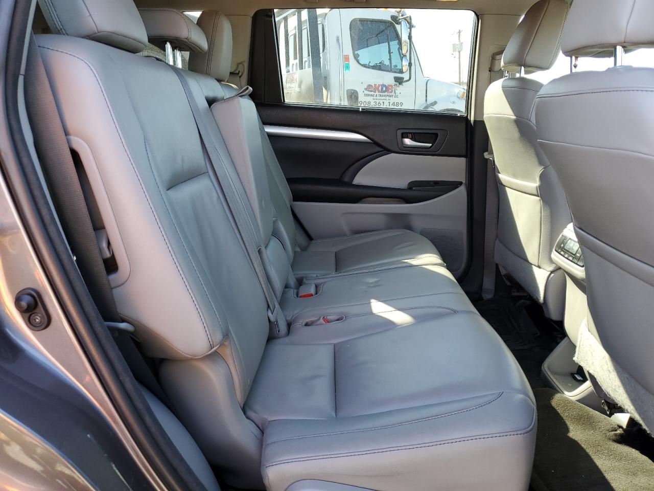 2016 Toyota Highlander VIN 5TDKKRFHXGS147695 Copart auction photo, rear end / undercarriage damage thumbnail 11