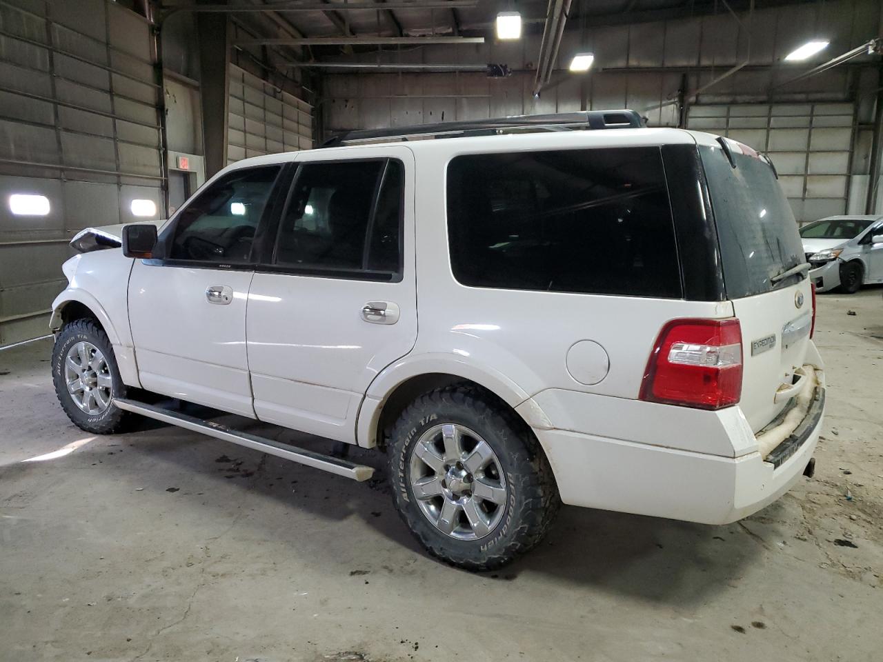2013 Ford Expedition VIN 1FMJU2A59DEF28929 Copart auction photo, front end / minor dent/scratches damage thumbnail 2