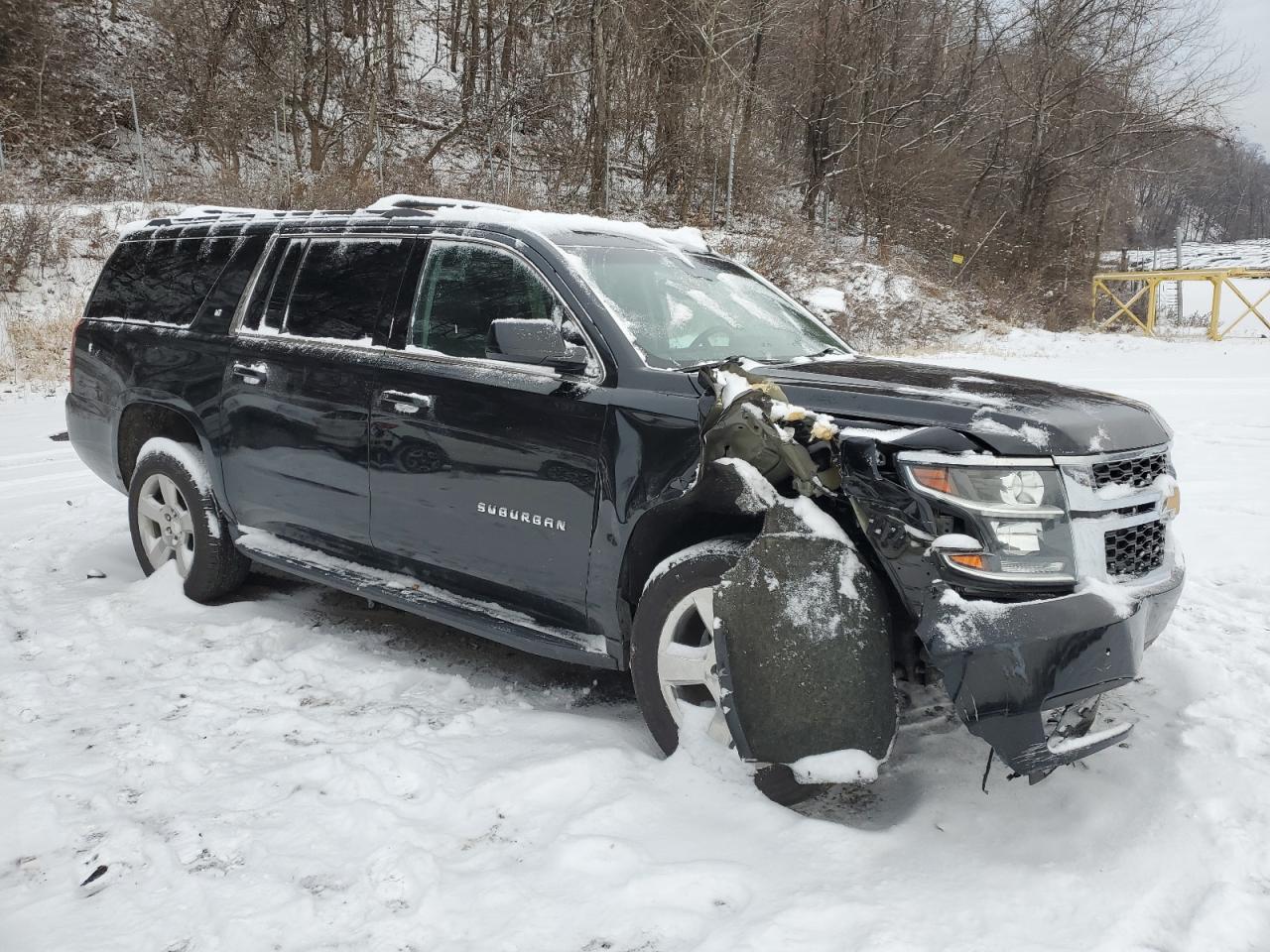 2019 Chevrolet Suburban VIN 1GNSKHKC0KR131413 Copart auction photo, all over / front end damage thumbnail 4