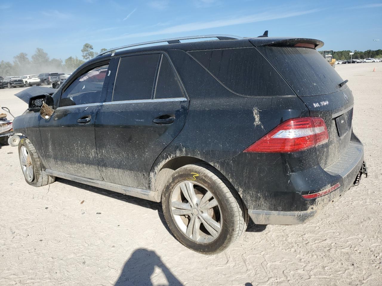 2015 Mercedes-Benz M-klasse VIN 4JGDA5HBXFA611220 Copart auction photo, front end damage thumbnail 2