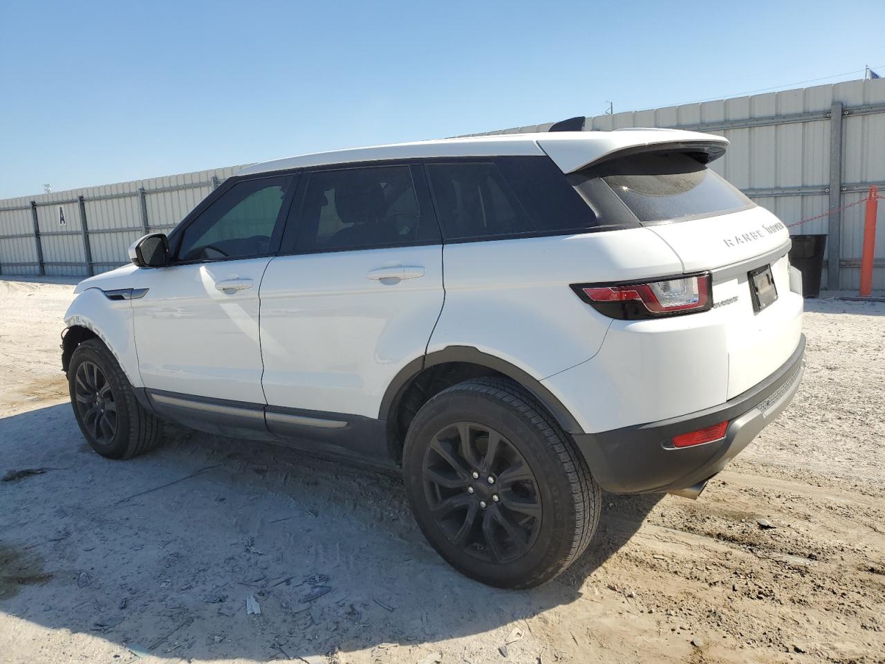 2019 Land Rover Range Rover VIN SALVP2RX7KH331569 Copart auction photo, front end damage thumbnail 2