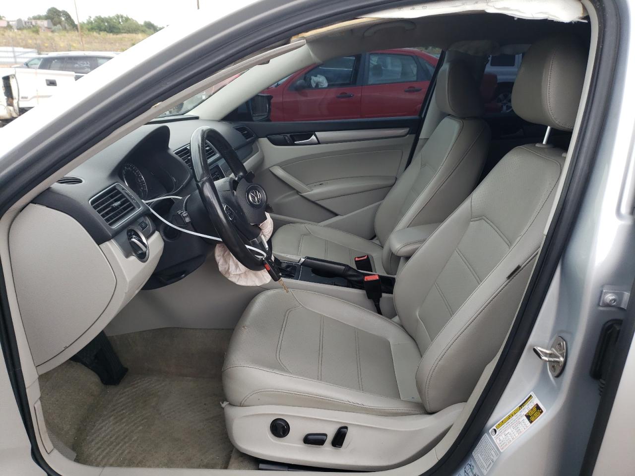 2015 Volkswagen Passat VIN 1VWAT7A33FC118822 Copart auction photo, front end damage thumbnail 7