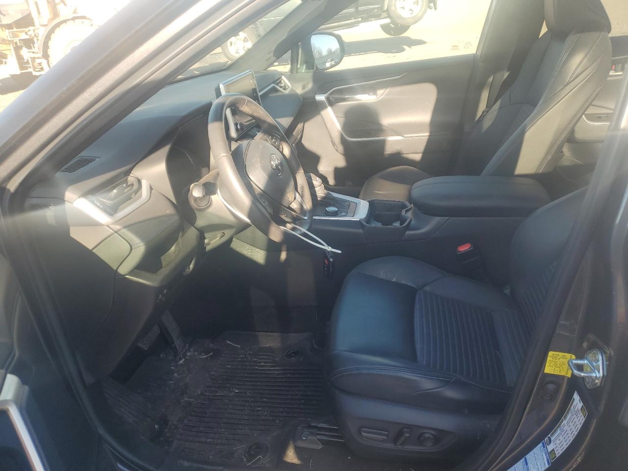 2021 Toyota RAV 4 VIN 2T3E6RFV5MW020645 Copart auction photo, front end / side damage thumbnail 7