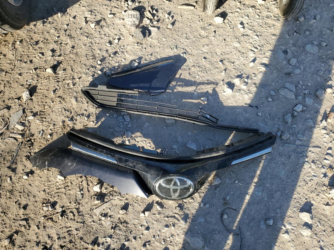 2018 Toyota RAV 4 VIN JTMRFREV1JJ730087 Copart auction photo, front end damage thumbnail 12