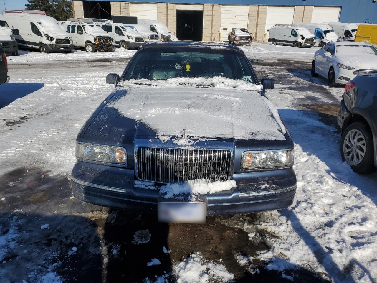 1996 Lincoln Town Car VIN 1LNLM82W2TY646966 Copart auction photo, side damage thumbnail 5