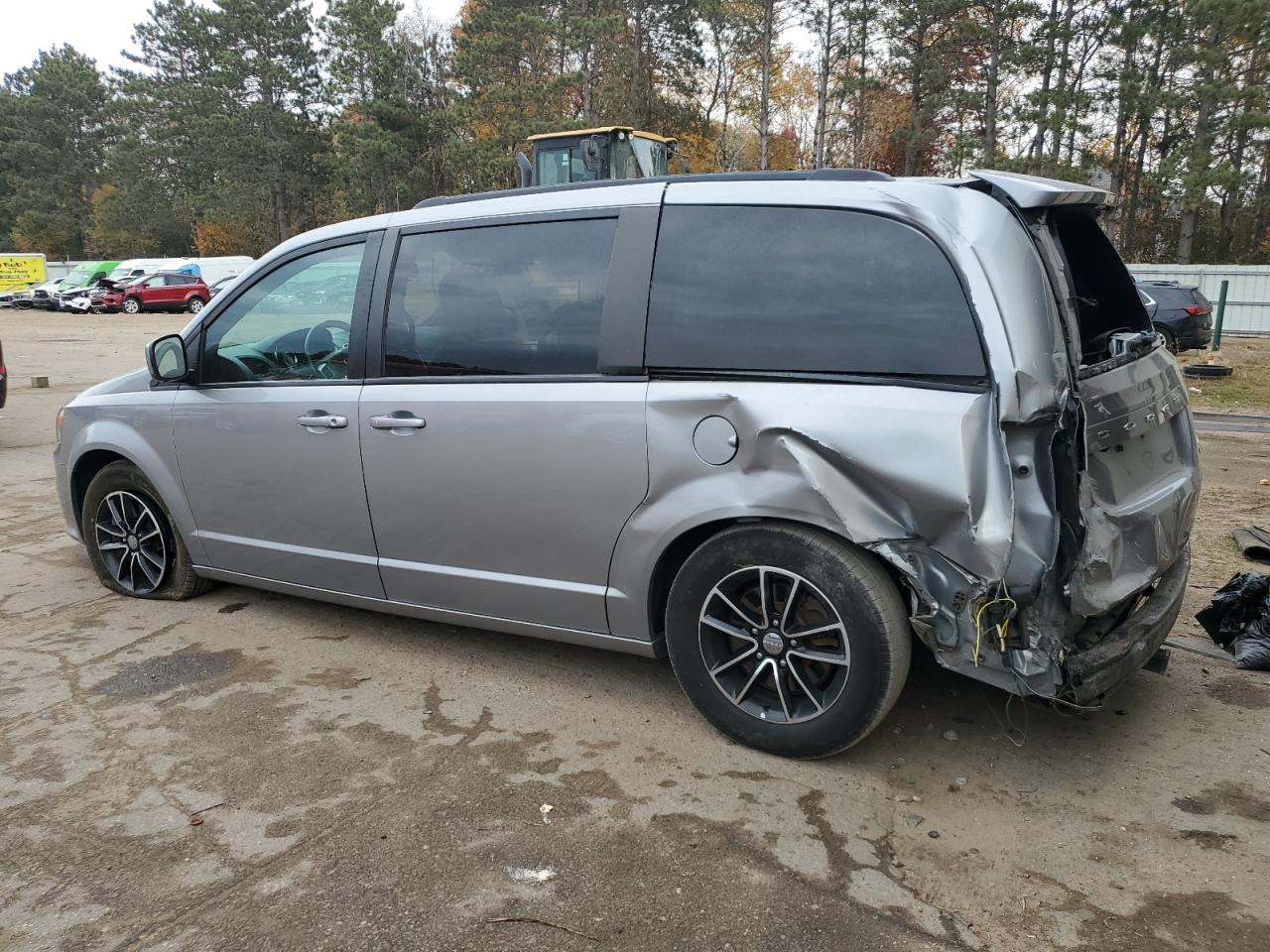 2018 Dodge Caravan VIN 2C4RDGEG7JR285197 Copart auction photo, rear end damage thumbnail 2
