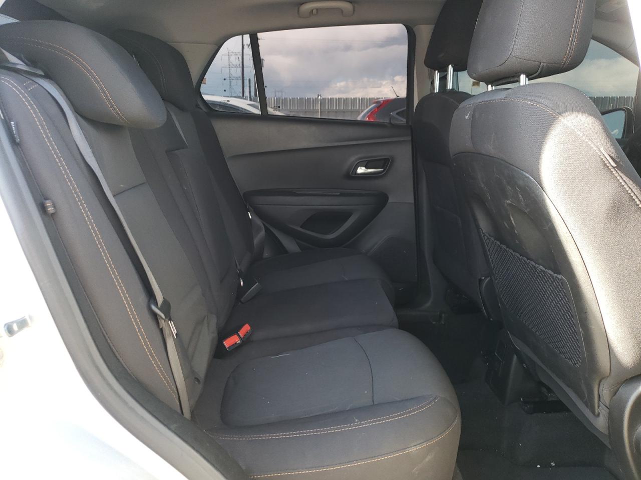 2019 Chevrolet Trax VIN 3GNCJPSB7KL371350 Copart auction photo, front end / hail damage thumbnail 11