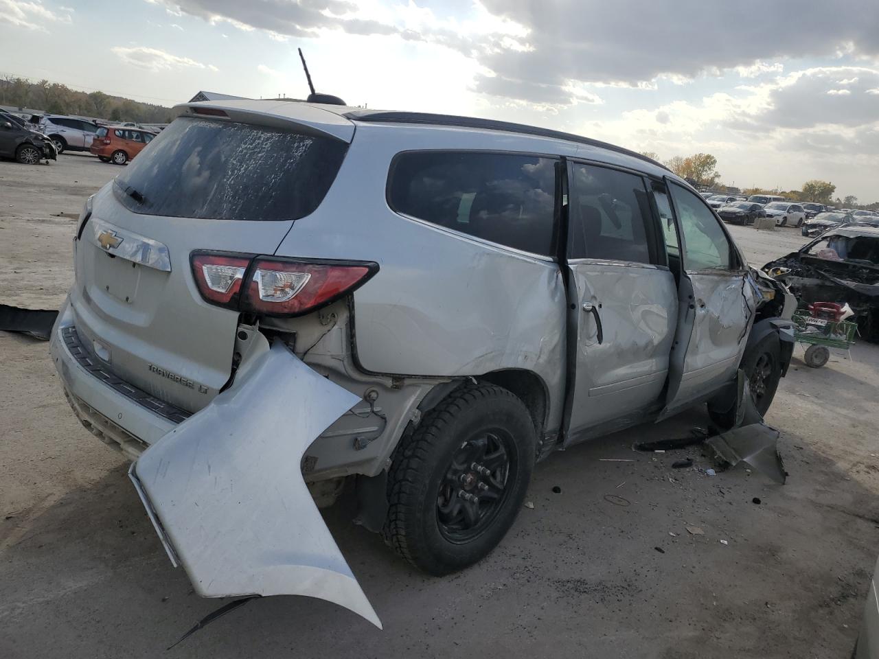 2017 Chevrolet Traverse VIN 1GNKVGKD3HJ289780 Copart auction photo, all over damage thumbnail 3