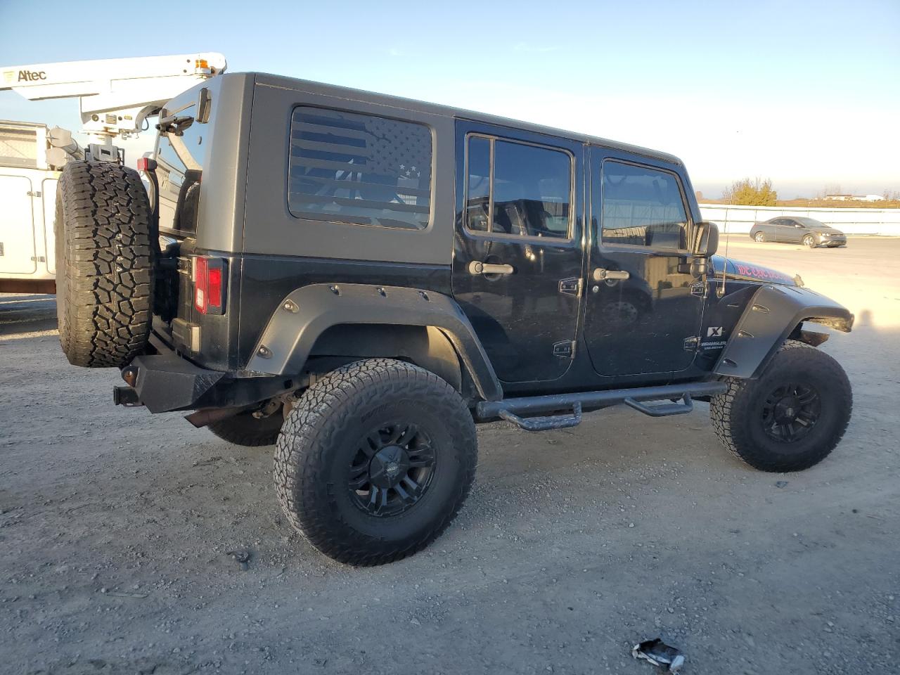 2008 Jeep Wrangler VIN 1J4GA39188L536286 Copart auction photo, front end / minor dent/scratches damage thumbnail 3