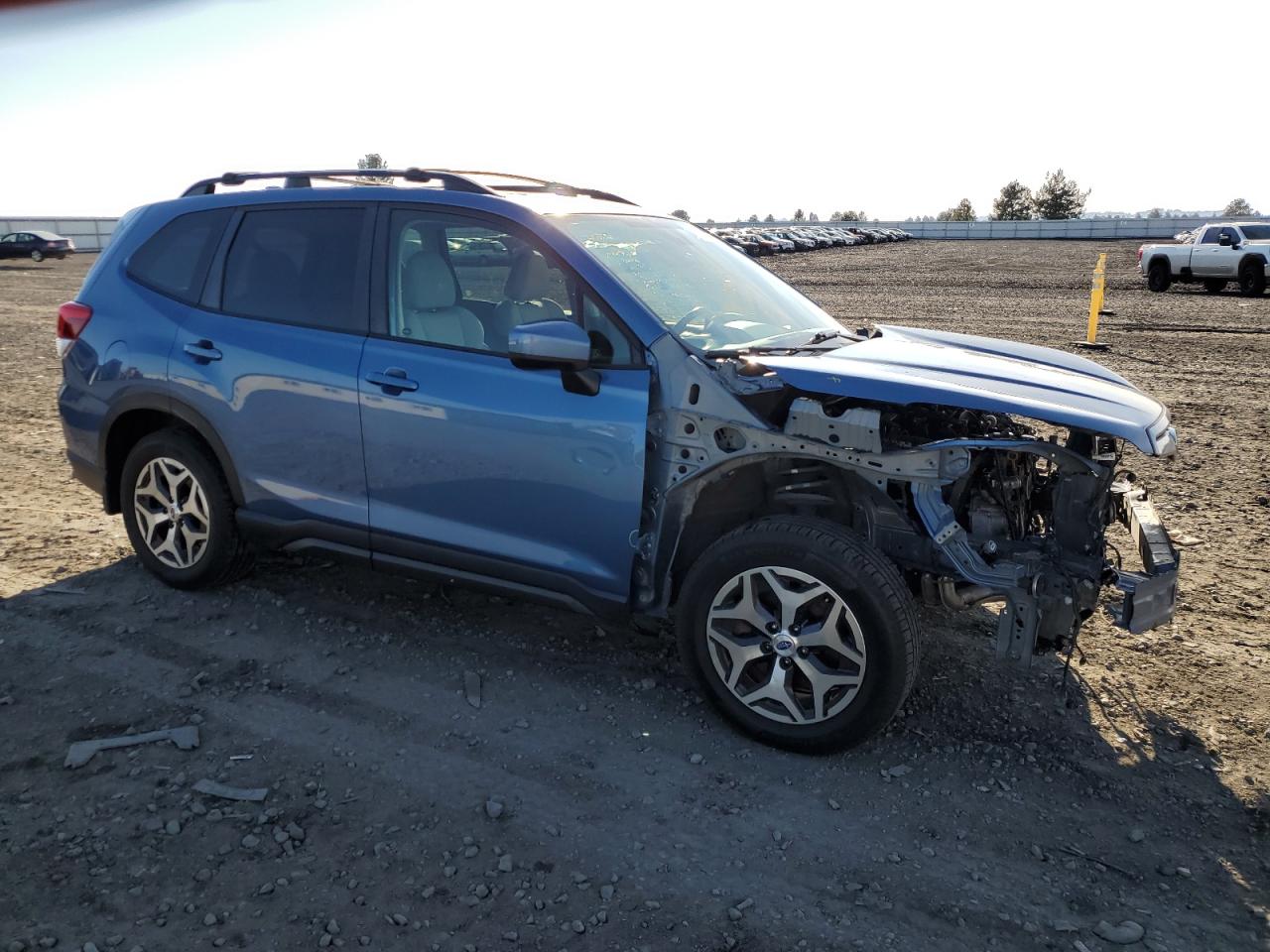 2020 Subaru Forester VIN JF2SKAJC7LH432318 Copart auction photo, front end damage thumbnail 4