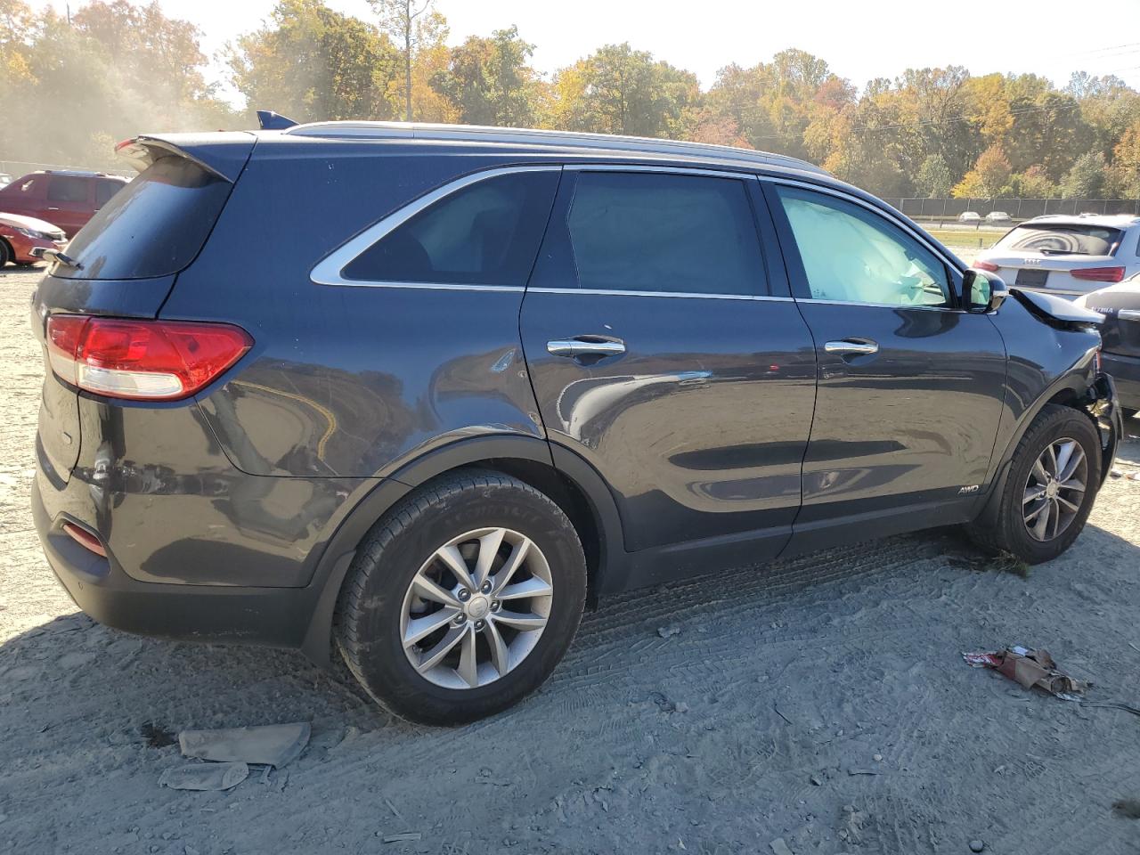 2017 KIA Sorento VIN 5XYPGDA34HG327372 Copart auction photo, front end damage thumbnail 3