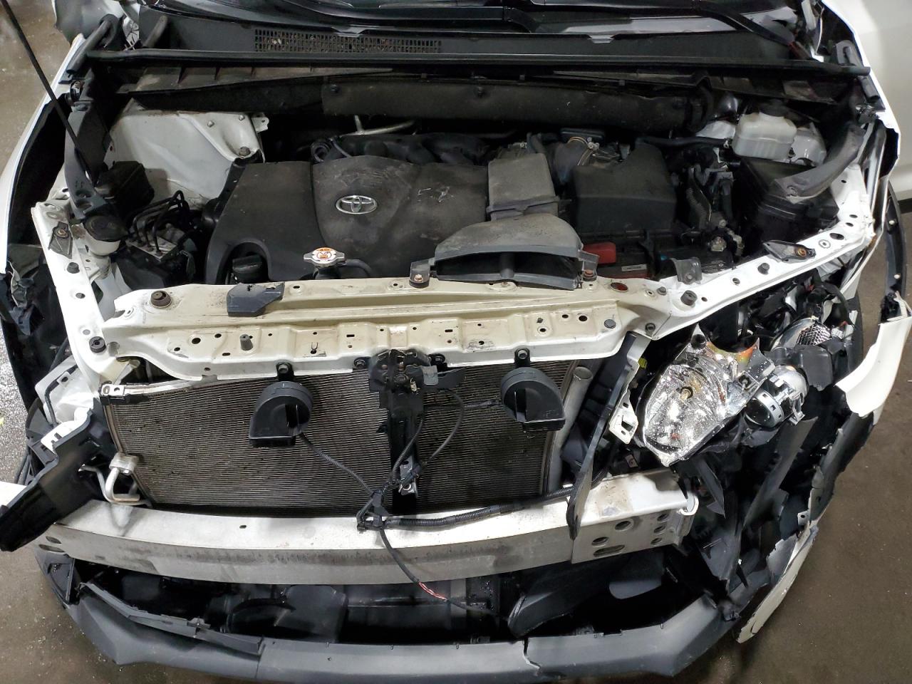 2019 Toyota Highlander VIN 5TDJZRFH6KS564781 Copart auction photo, front end / side damage thumbnail 13