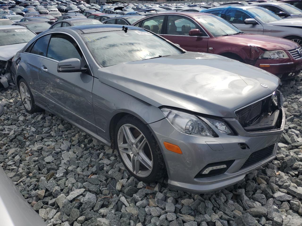 2011 Mercedes-Benz E-klasse VIN WDDKJ7CB9BF117416 Copart auction photo, front end damage thumbnail 4
