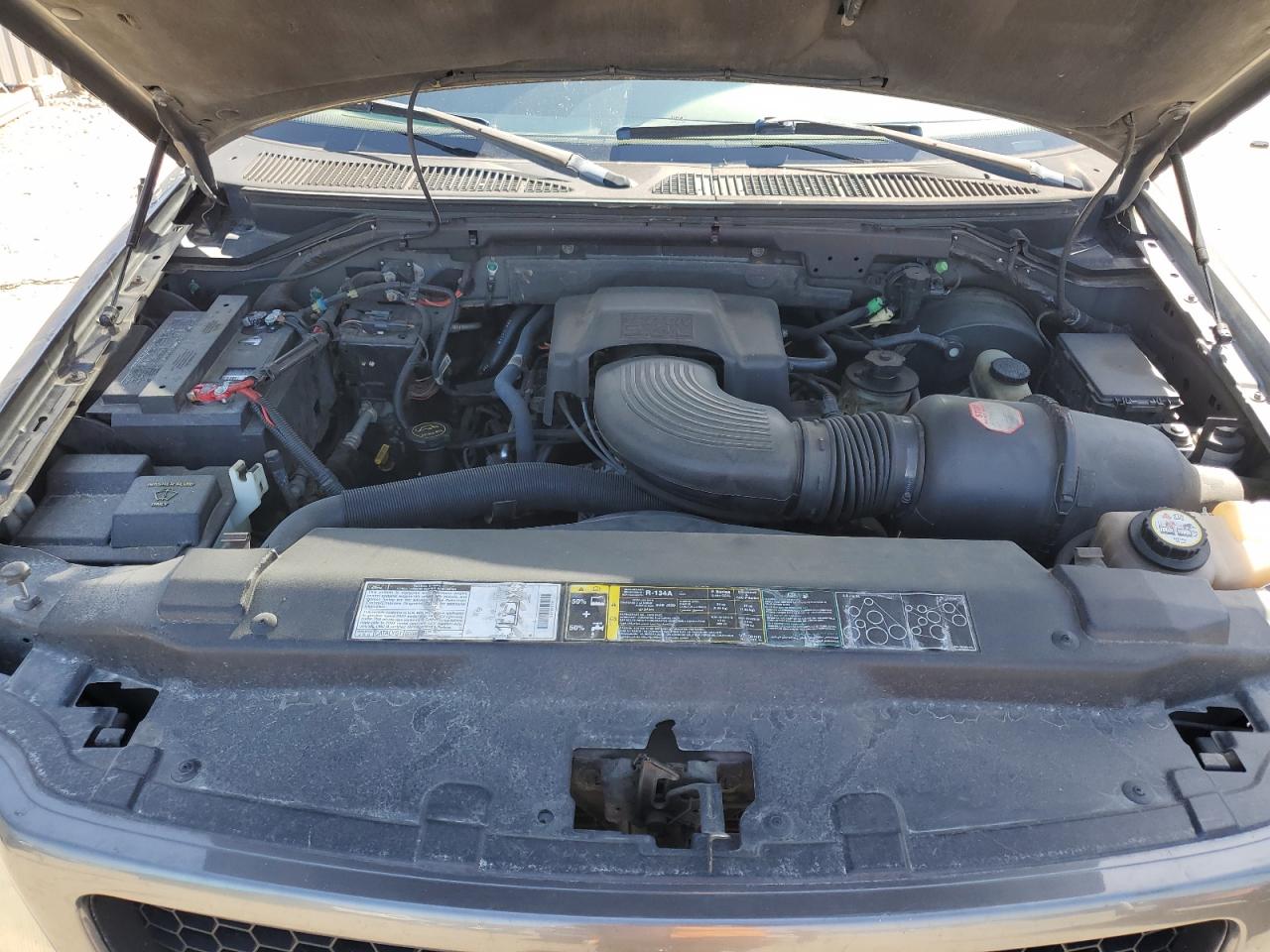 2002 Ford F-150 VIN 1FTRW07L32KA75868 Copart auction photo, rear end damage thumbnail 11