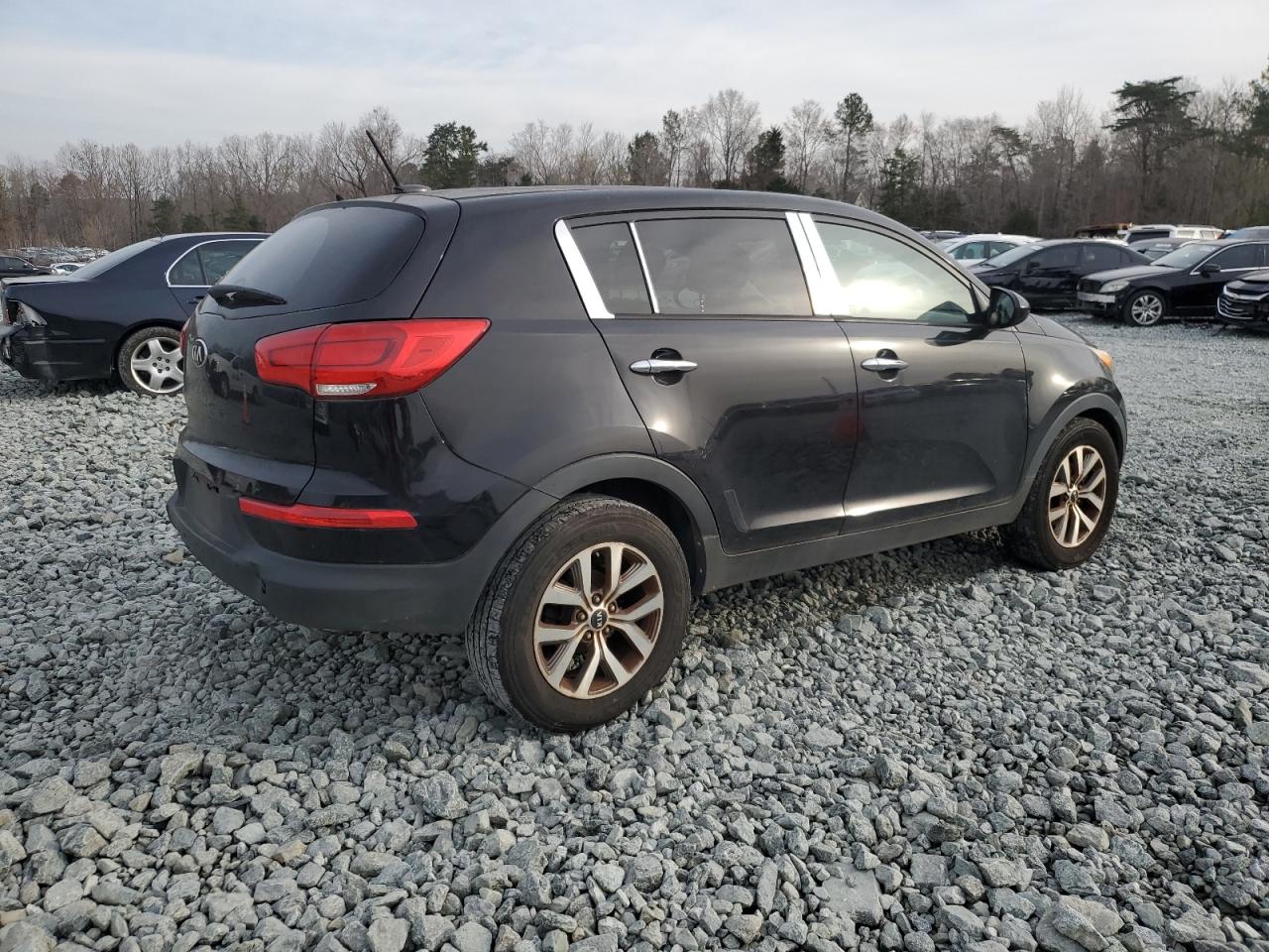 2014 KIA Sportage VIN KNDPB3AC9E7585856 Copart auction photo, minor dent/scratches damage thumbnail 3
