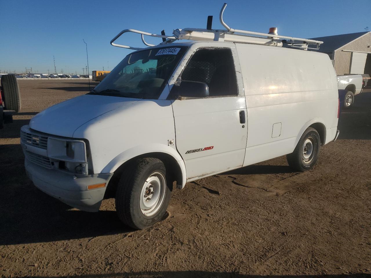 2000 Chevrolet Astro VIN 1GCDL19W1YB133453 - Copart auction photo