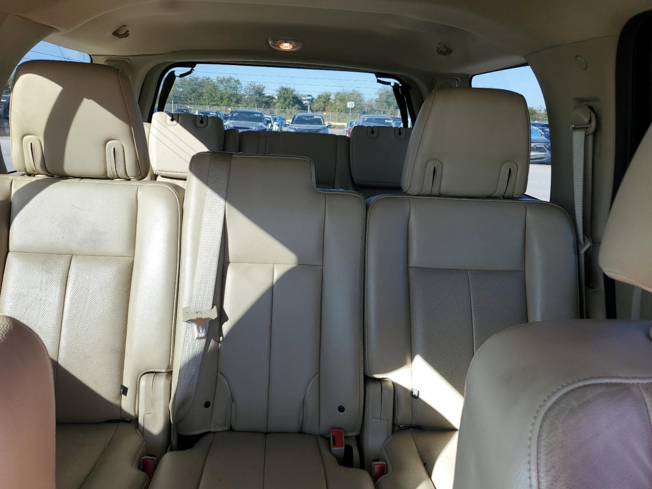 2017 Ford Expedition VIN 1FMJU1KTXHEA42773 Copart auction photo, front end / minor dent/scratches damage thumbnail 10