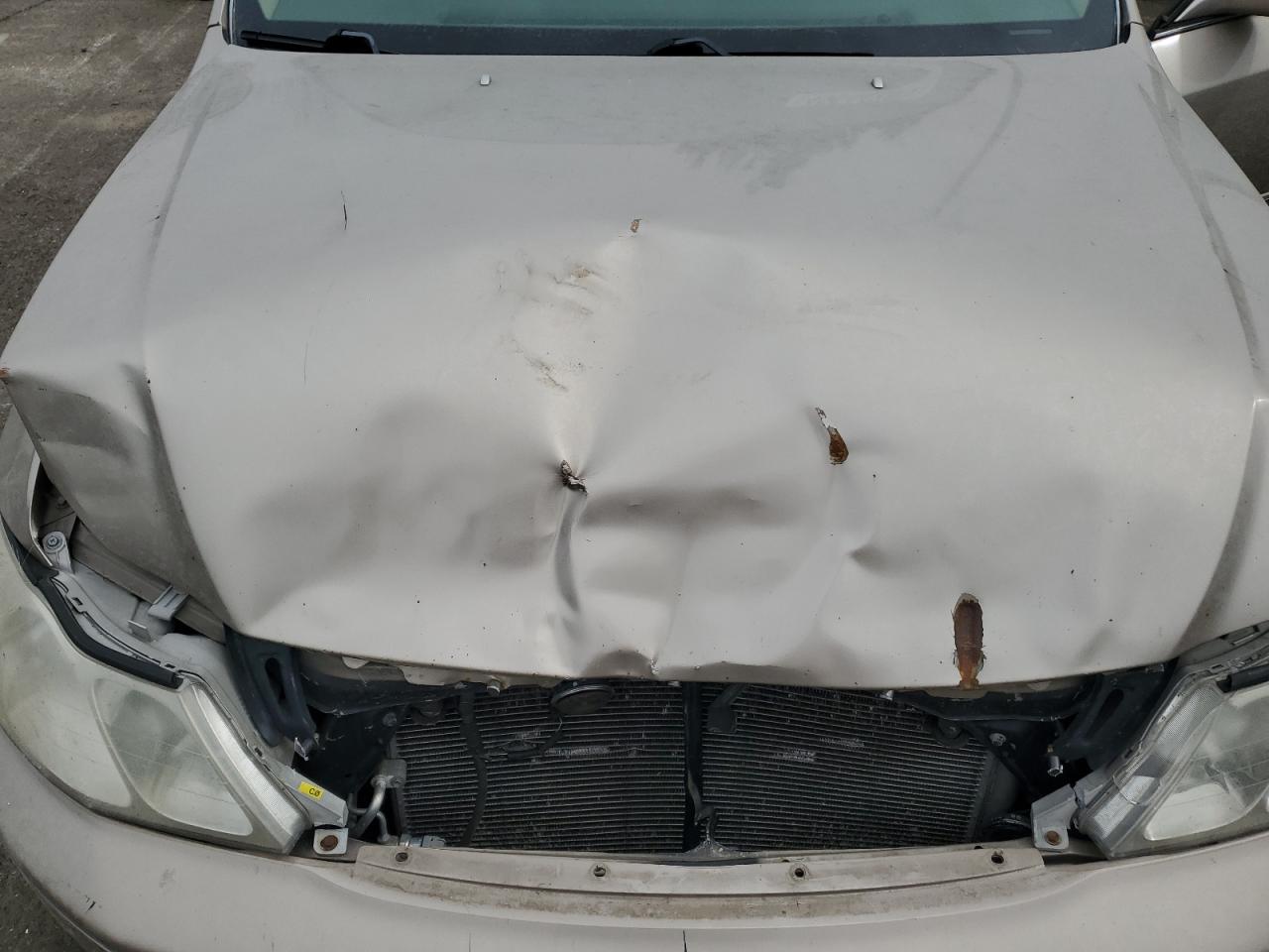 2000 Toyota Avalon VIN 4T1BF28B8YU008033 Copart auction photo, front end damage thumbnail 11
