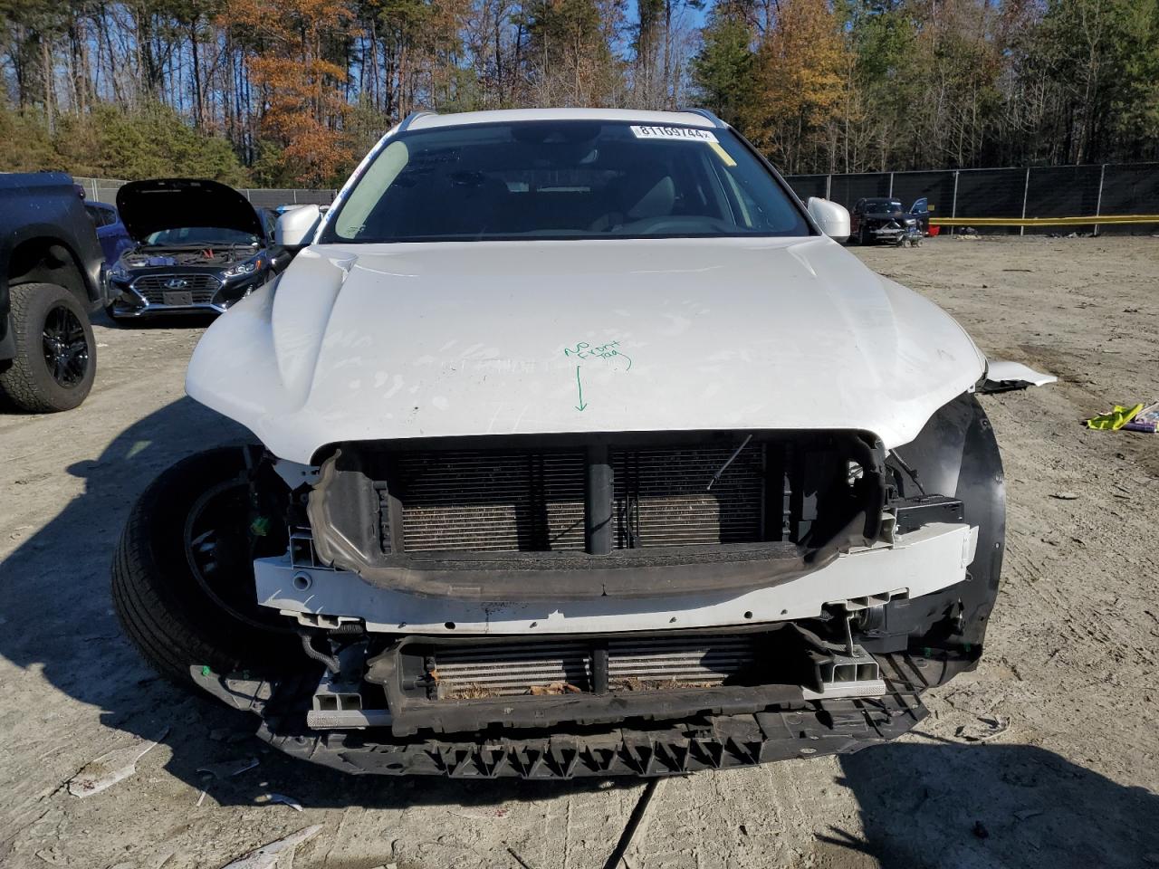 2021 Volvo XC60 VIN YV4102DK3M1760366 Copart auction photo, front end / minor dent/scratches damage thumbnail 5