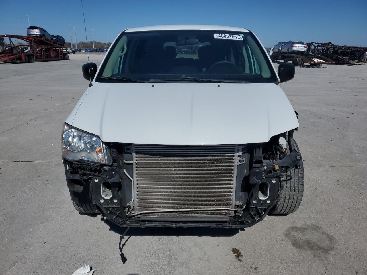 2016 Dodge Caravan VIN 2C4RDGBG1GR122087 Copart auction photo, front end damage thumbnail 5