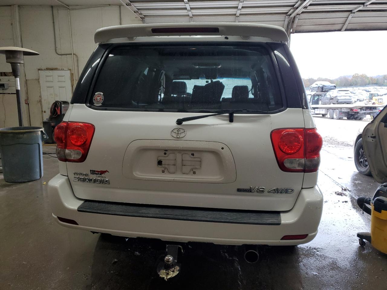 2006 Toyota Sequoia VIN 5TDBT48A26S271460 Copart auction photo, front end / undercarriage damage thumbnail 6
