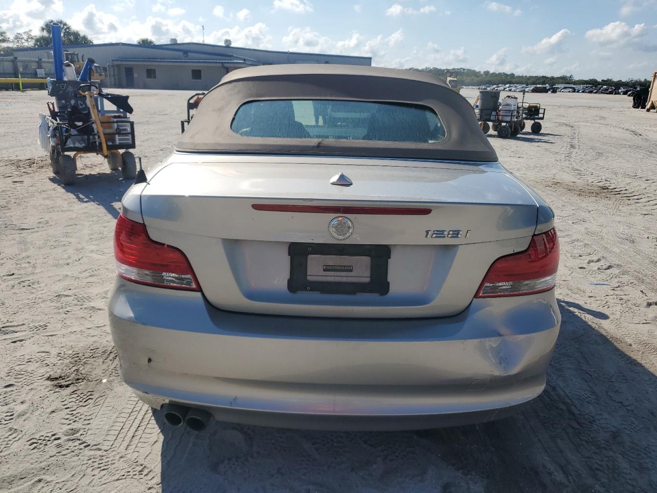 2009 BMW 1er VIN WBAUL73529VJ74853 Copart auction photo, rear end damage thumbnail 6