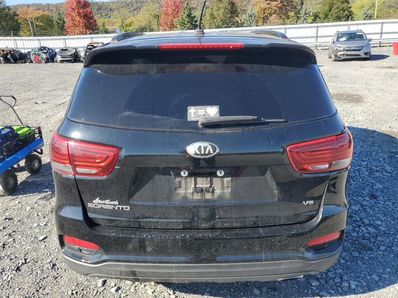 2019 KIA Sorento VIN 5XYPG4A59KG589526 Copart auction photo, all over damage thumbnail 6
